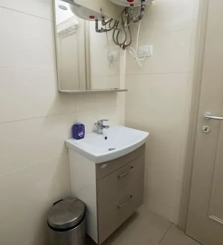 Dragon's Cave Apartman